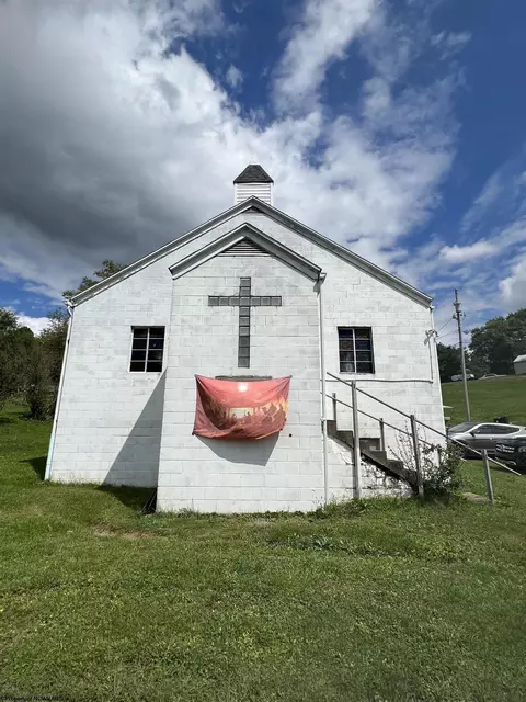 47 Prudence St, Clarksburg, WV 26301