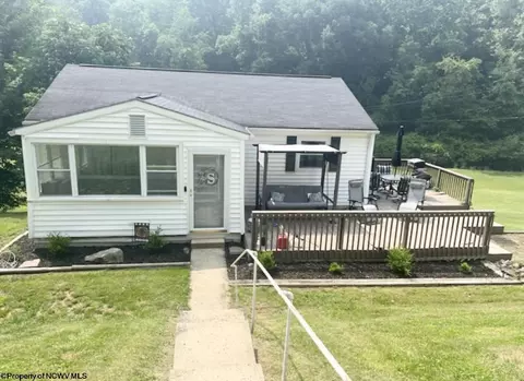 238 Scratchers Run Rd, Fairmont, WV 26554