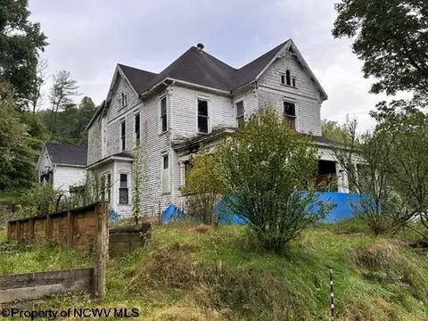 48 Carolina Ave, Salem, WV 26426