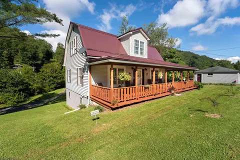 1776 Tyrone Rd, Morgantown, WV 26508