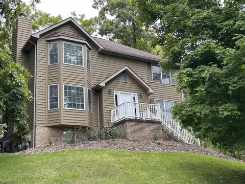 945 Southpoint Cir, Morgantown, WV 26501