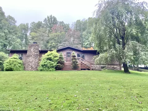 103 Cessna Dr, Bridgeport, WV 26330