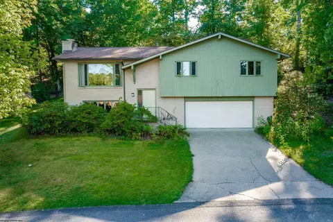 1275 Tartan Ln, Morgantown, WV 26505