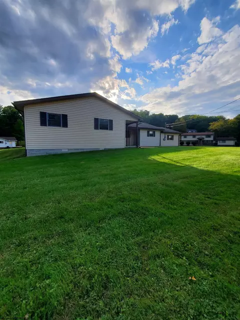 162 Firehouse Rd, Fairmont, WV 26554