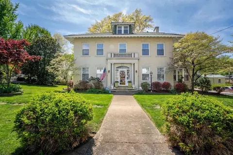 246 E First St, Weston, WV 26452