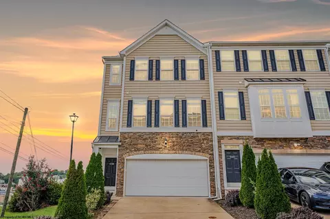 4103 Sun View Dr, Morgantown, WV 26505