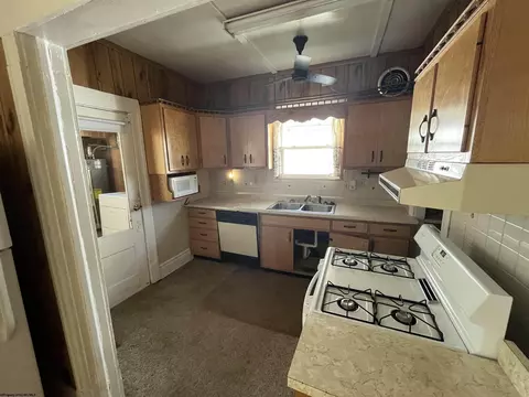 51 Cross St, Salem, WV 26426 photo 6