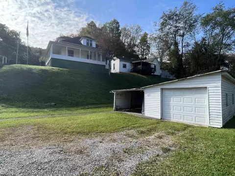 51 Cross St, Salem, WV 26426