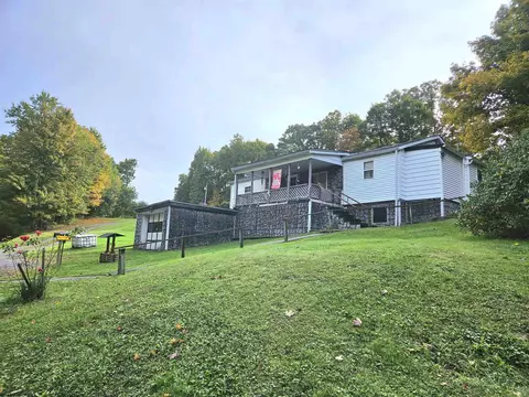 6724 N Mountaineer Hwy, Newburg, WV 26410