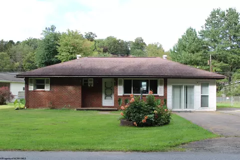 10 Shawnee Dr, Buckhannon, WV 26201