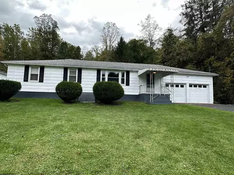 1078 Sun Valley Rd, Clarksburg, WV 26301