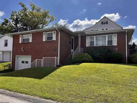 707 Ohio Ave, Fairmont, WV 26554