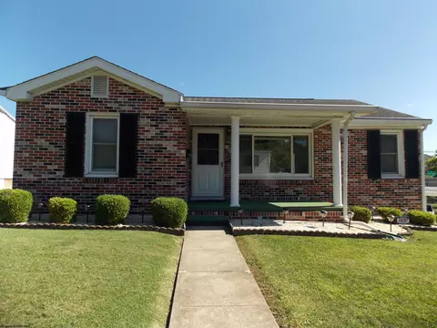 141 W 1st St, Westover, WV 26501