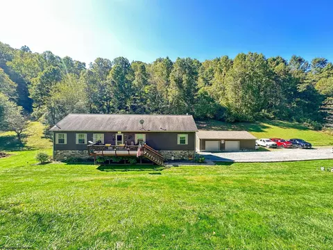 1117 Bices Run Rd, Shinnston, WV 26431