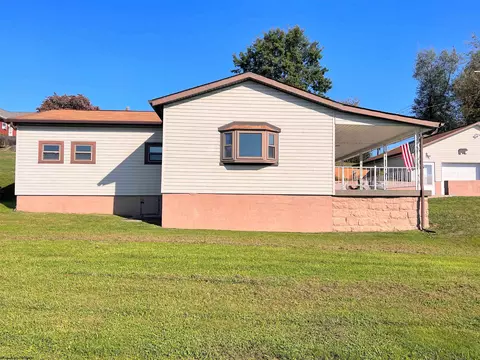 509 W Wilford St, Grafton, WV 26354