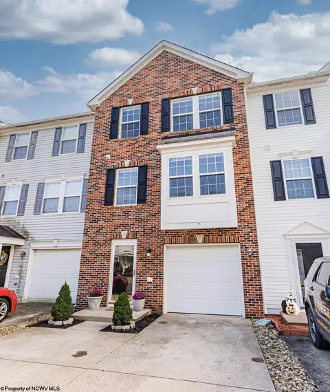 9 Robin Ln, Morgantown, WV 26508