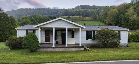317 Flaggy Meadow Rd, Mannington, WV 26582