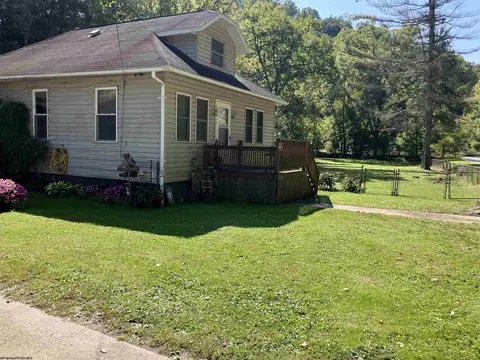12179 S Calhoun Hwy, Arnoldsburg, WV 25234