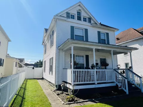 8060 Hazelwood Ave, Stonewood, WV 26301