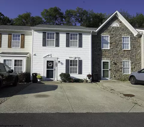 109 Park Place Dr, Morgantown, WV 26508