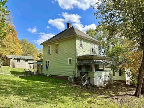 418 Jefferson St, Mannington, WV 26582
