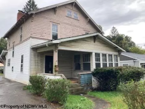 604 Country Club Rd, Fairmont, WV 26554