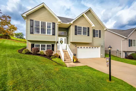 513 Santa Fe Ct, Morgantown, WV 26508