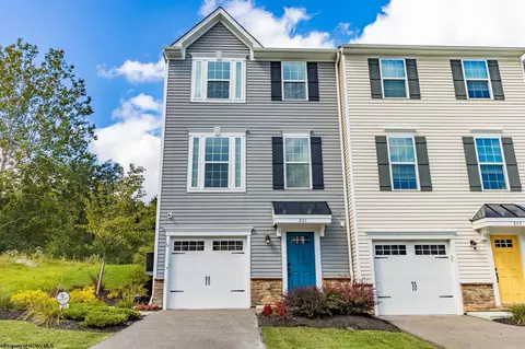 201 Stonehurst Dr, Morgantown, WV 26501
