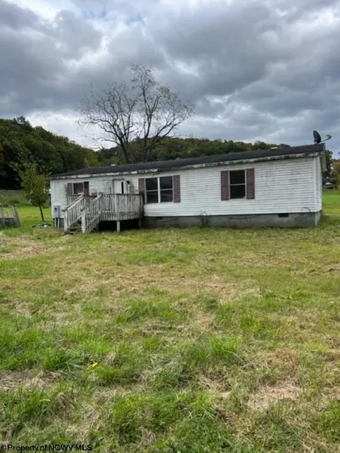 65 Scarff Ln, Elkins, WV 26241