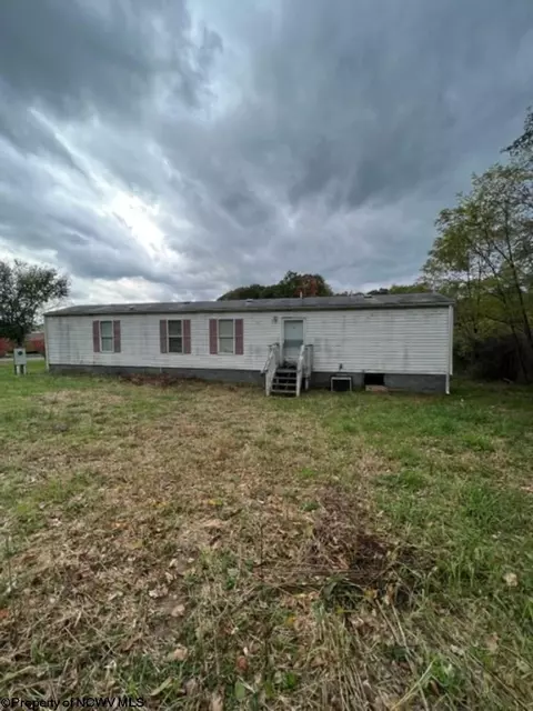 46 Scarff Ln, Elkins, WV 26241