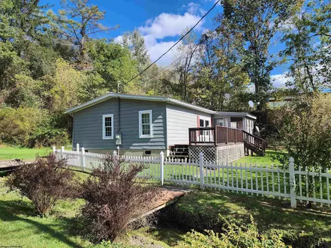 30 Shriver Mine Rd, Morgantown, WV 26501