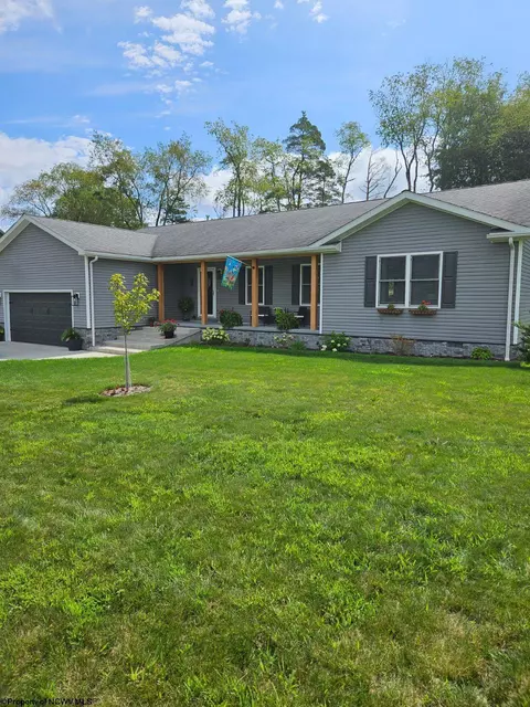 69 Sullivan Dr, Elkins, WV 26241