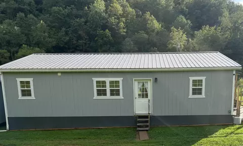 1253 Glade Fork Rd, Mannington, WV 26582