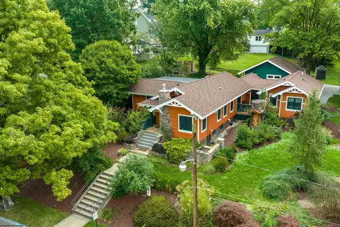 895 Fairfax Dr, Morgantown, WV 26505
