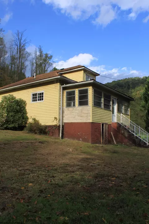 70 Red Bluff Rd, Webster Springs, WV 26288