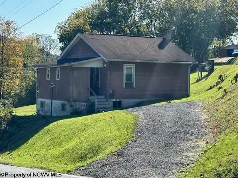 2039 River Rd, Morgantown, WV 26501