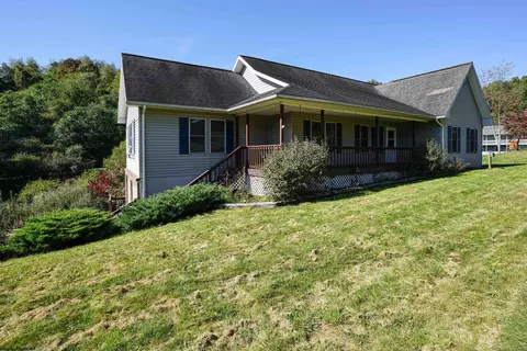 353 Evergreen Dr, Buckhannon, WV 26201