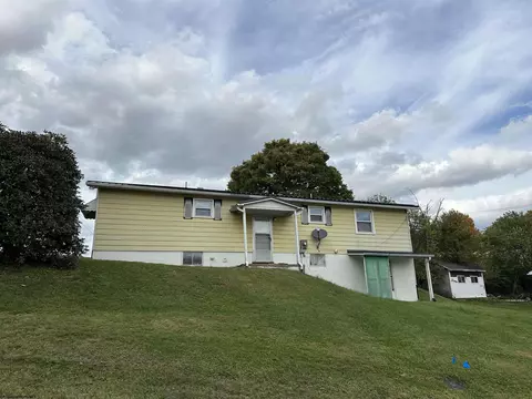 99 Maplewood Dr, Kingwood, WV 26537