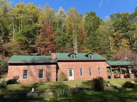 3658 Halls Run Rd, Salem, WV 26426