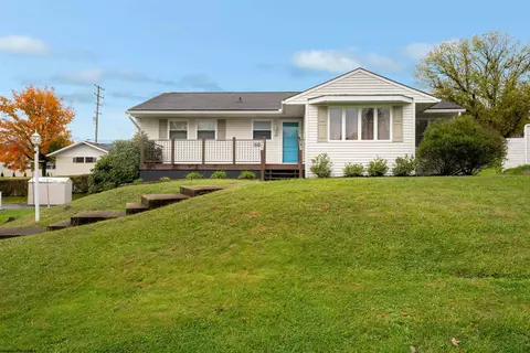 1445 Woodland Dr, Morgantown, WV 26505