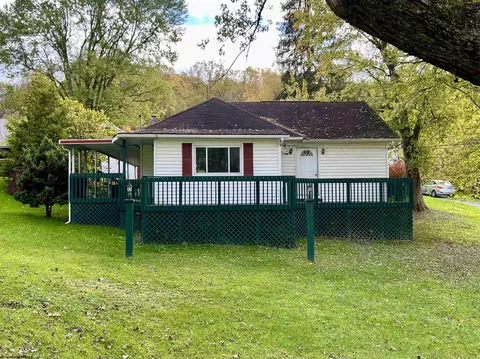 1615 Helens Run Rd, Farmington, WV 26571