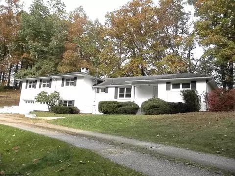 83 Highland Rd, Beverly, WV 26253