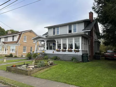 38 Boggess St, Buckhannon, WV 26201