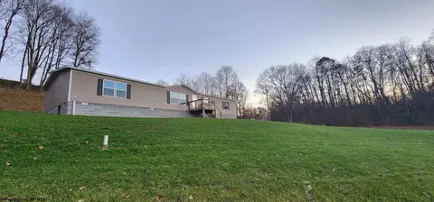 1160 Indian Rock Rd, Reedsville, WV 26547