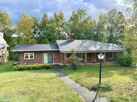 104 Costello St, Charleston, WV 25302