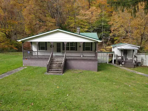 2039 Erbacon Rd, Cowen, WV 26206