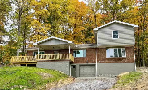 82 Mayfield Rd, Morgantown, WV 26508