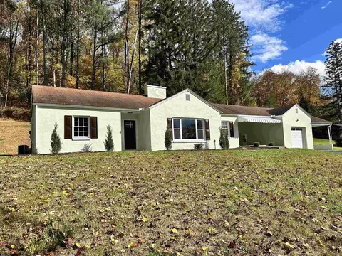 1333 Goose Run Rd, Fairmont, WV 26554