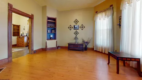 207 Marshall St, Mannington, WV 26582 photo 4