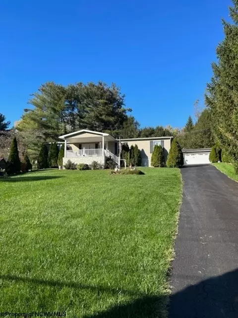 1368 Limestone Rd, Clarksburg, WV 26301
